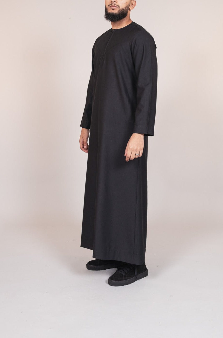 Emirati Black Zip Junior Thobe