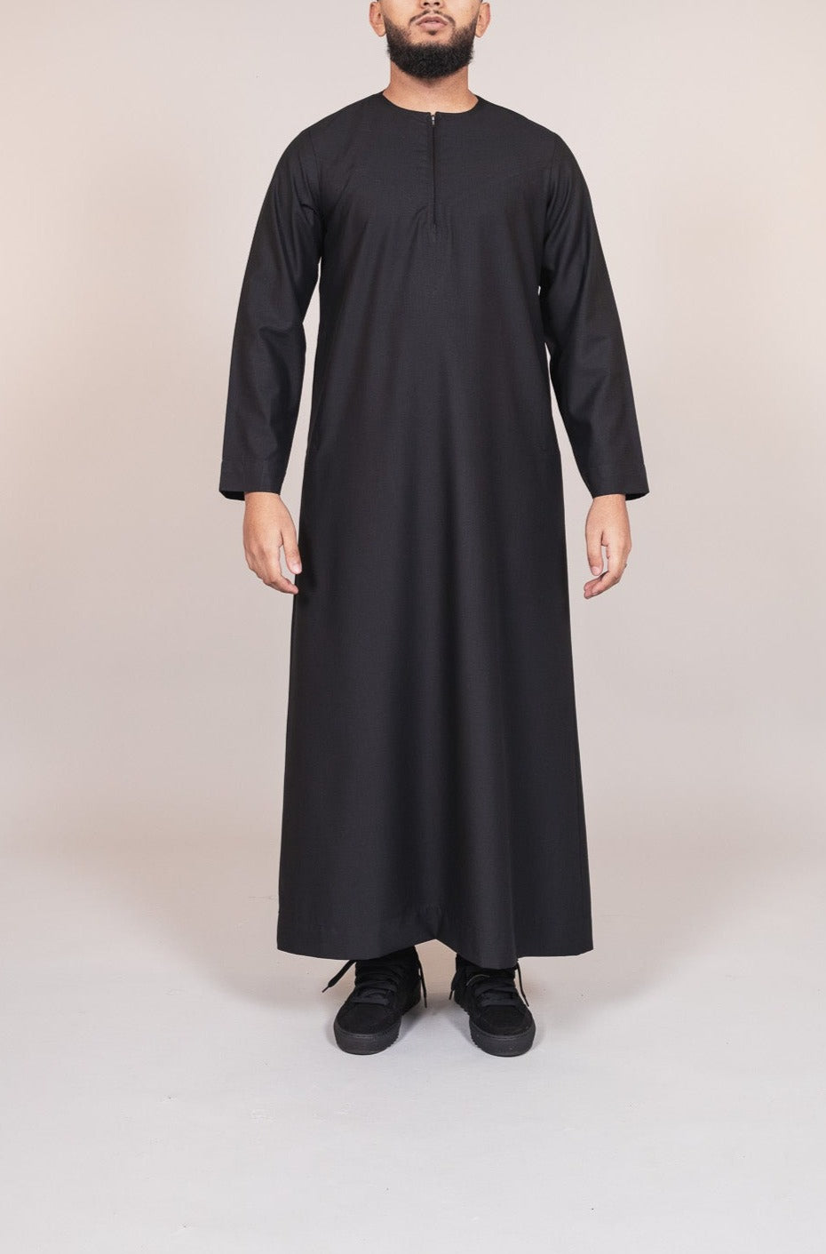 Emirati Black Zip Thobe