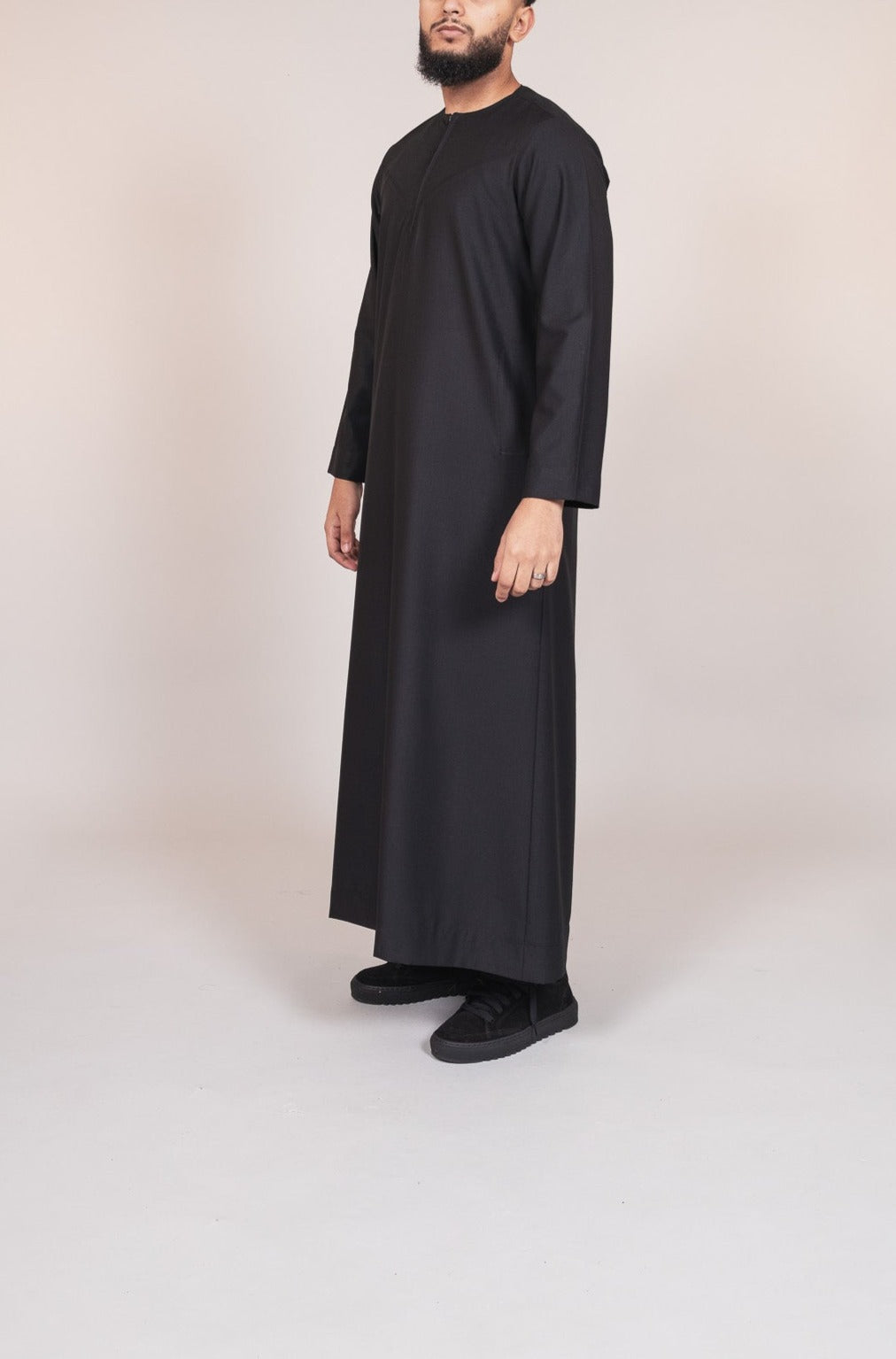 Emirati Black Zip Thobe