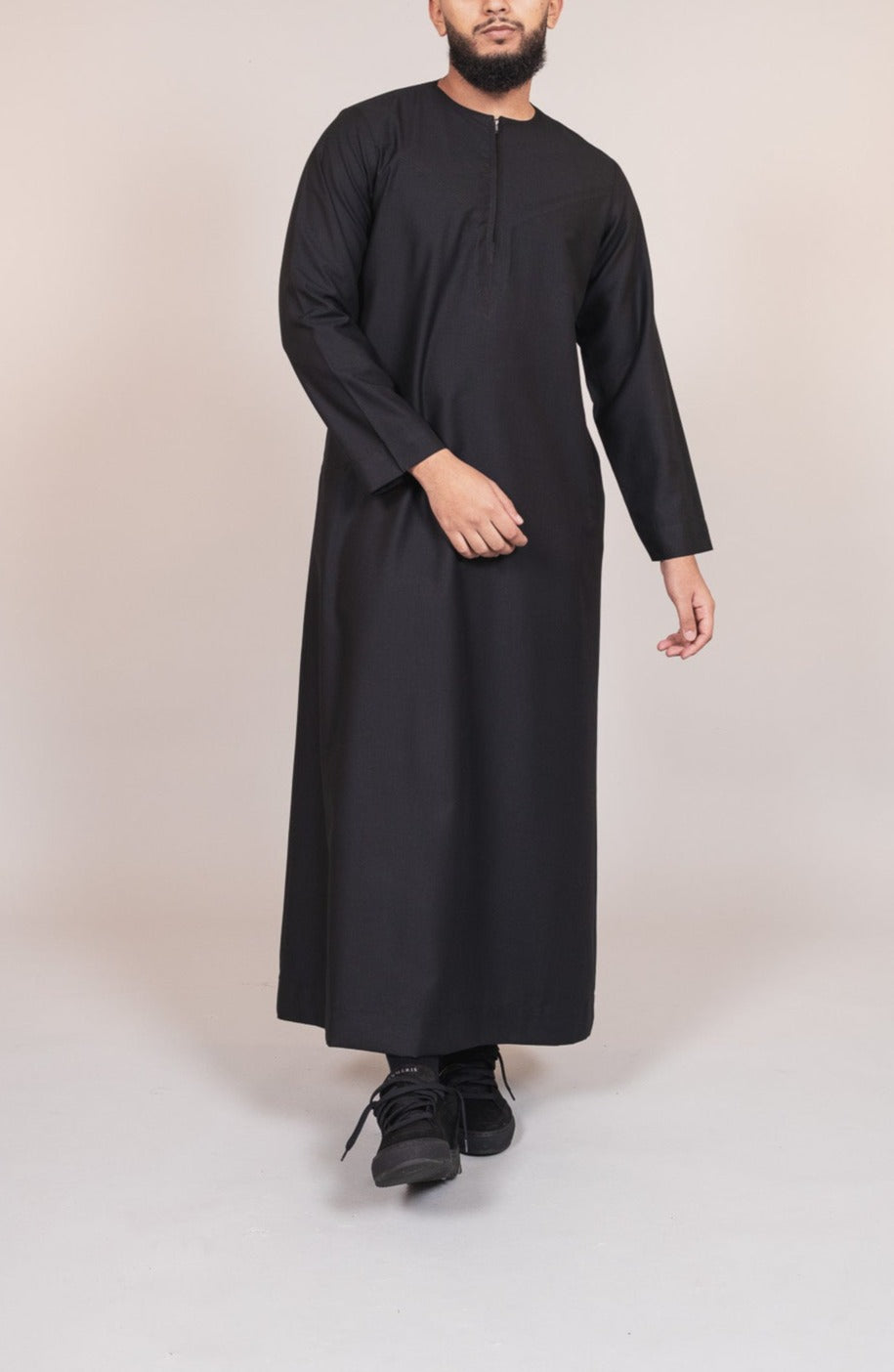 Emirati Black Zip Junior Thobe