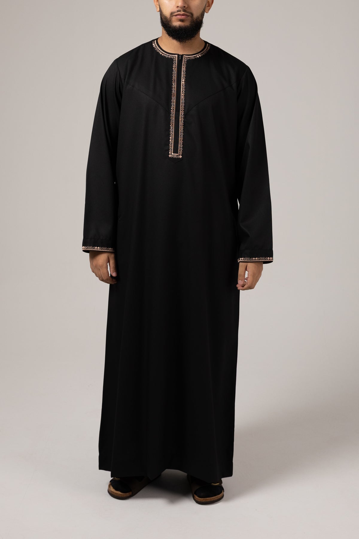 Omani Aswad Thobe