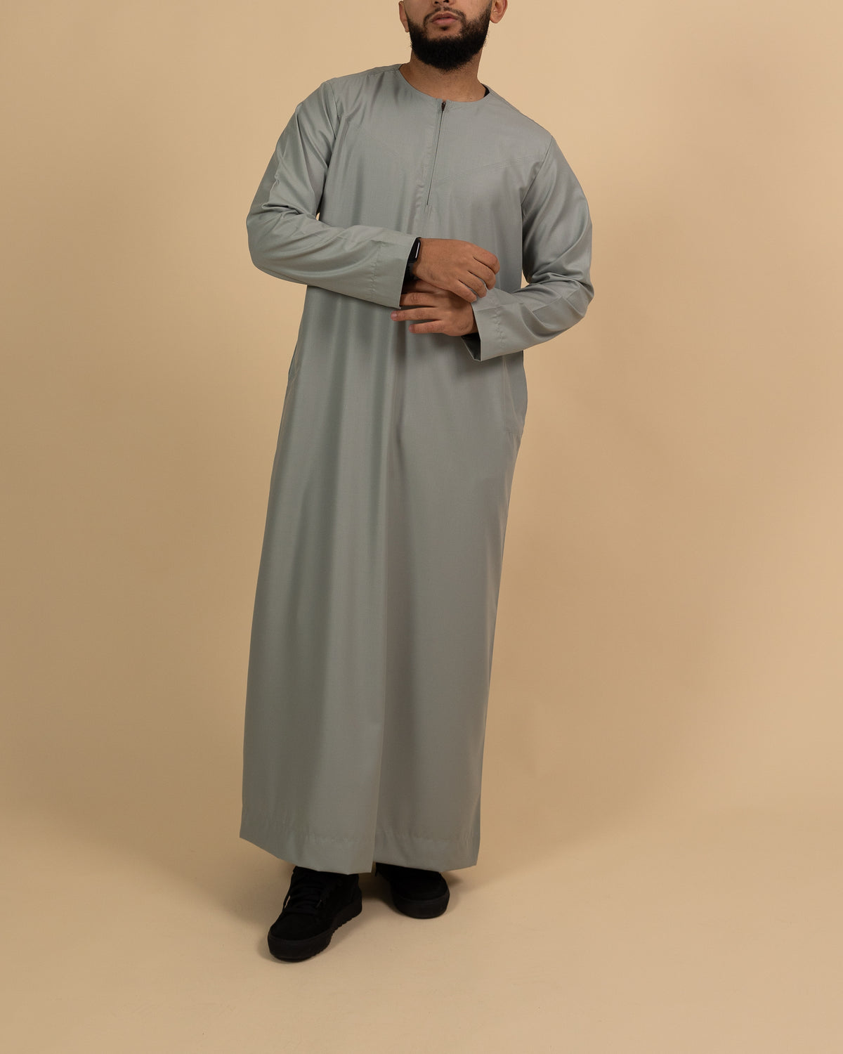 Emirati Platinum Grey Junior Thobe